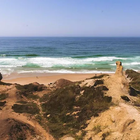 Cozy House In Peniche, 30 M² With Sea View בית נופש