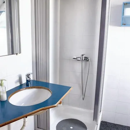 Cosy House With Sea View In Perfect For 3 People